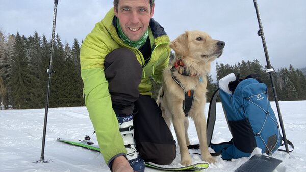 Martin Matějka se svým psem na skialpech